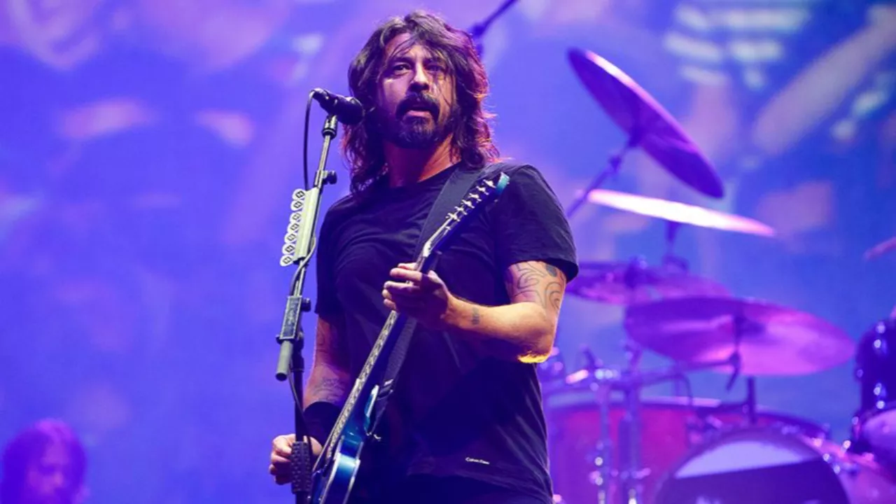 Dave Grohl (Foo Fighters) interprète un classique des Pixies avec le groupe Breeders (vidéo)