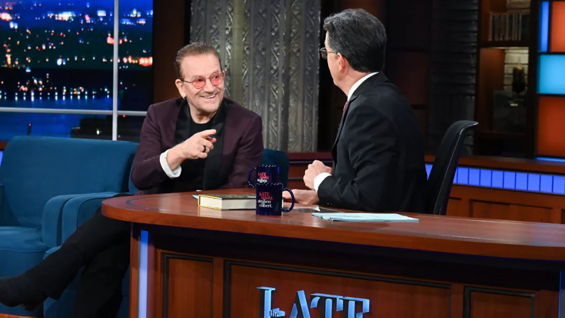 Bono reprend le titre culte « With or Without You » avec les musiciens du Late Show (vidéo)