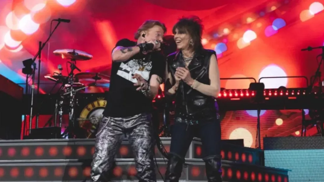 Guns N' Roses rejoint sur scène par Chrissie Hynde des Pretenders