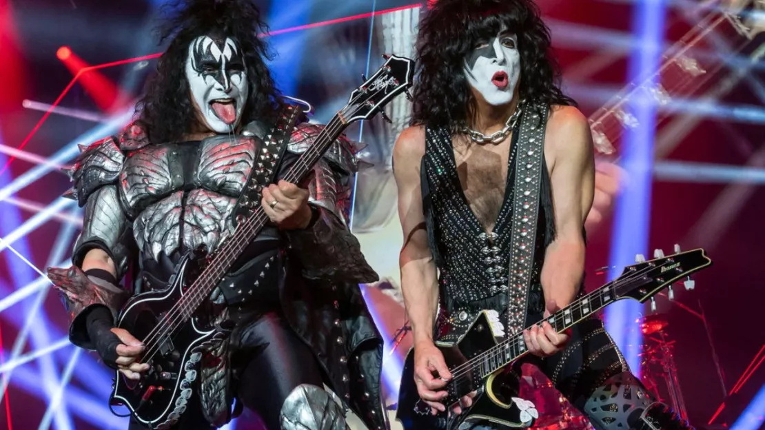 Kiss : Gene Simmons victime d’un malaise, le groupe arrête le concert