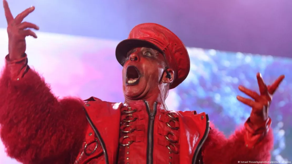 Une statue de  Till Lindemann (Rammstein) volée 24h après avoir été installée