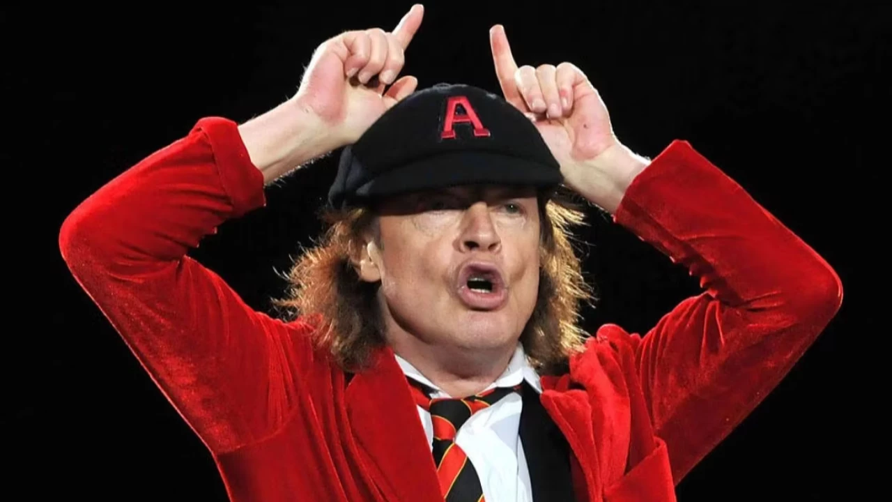 AC/DC : Angus Young d&eacute;signe le patron absolu du Panth&eacute;on Rock