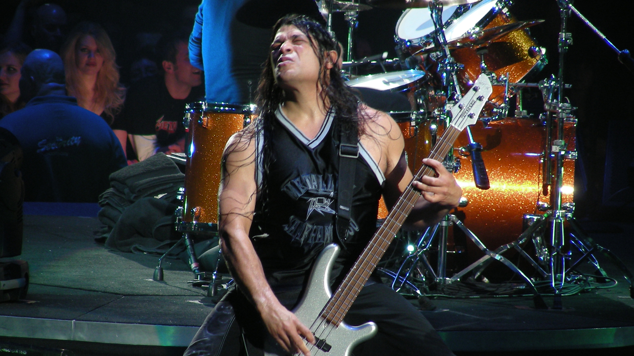 Metallica : Robert Trujillo rescapé d'une fusillade de la "famille" Manson