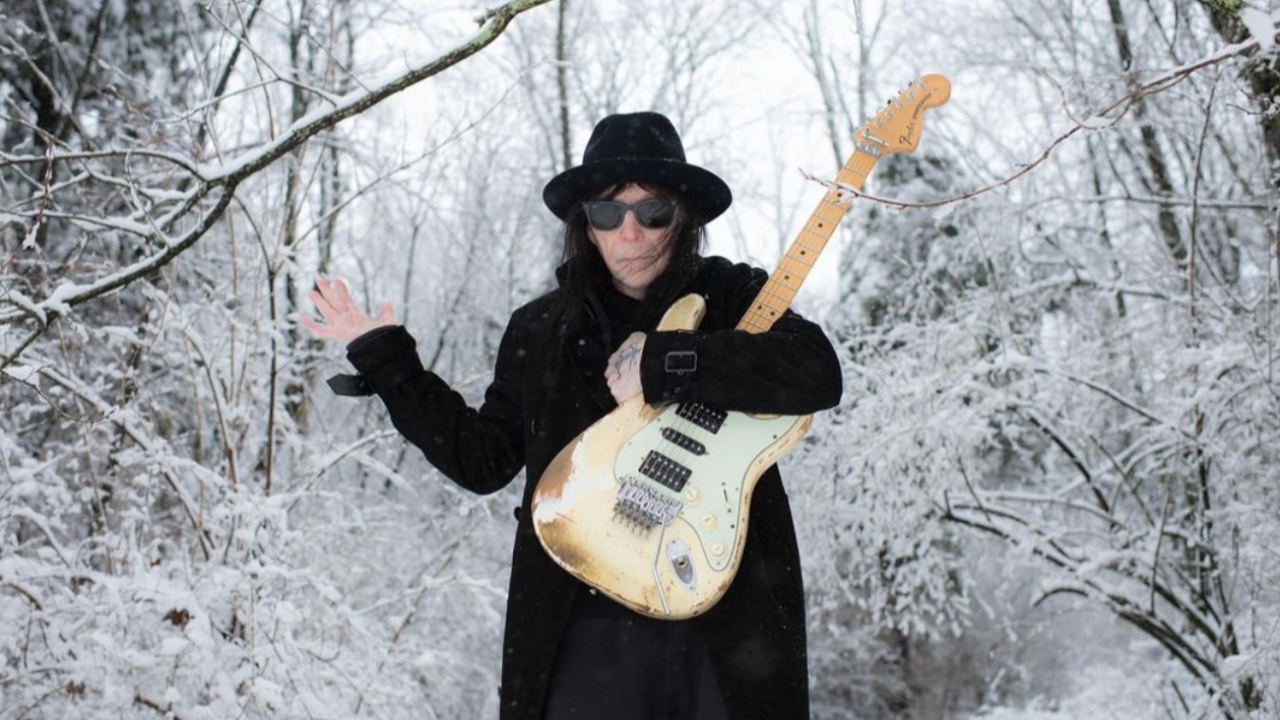 Mötley Crüe : Mick Mars dévoile le clip de son premier solo et donne des infos sur son album Mötley Crüe : Mick Mars dévoile le clip de son premier solo et donne des infos sur son album