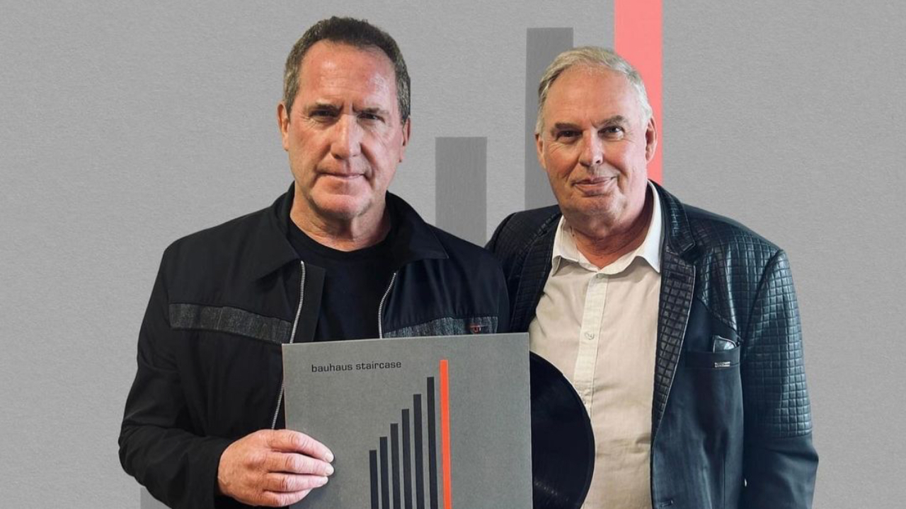 Orchestral Manoeuvres in the Dark dévoile "Bauhaus Staircase", son nouvel album : "On est très excité et très fier" Orchestral Manoeuvres in the Dark dévoile "Bauhaus Staircase", son nouvel album : "On est très excité et très fier"