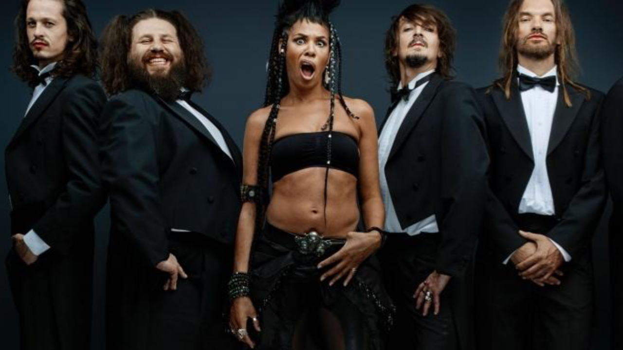 Shaka Ponk : une vidéo où ils comparent Emmanuel Macron à un pantin meurtrier refait surface Shaka Ponk : une vidéo où ils comparent Emmanuel Macron à un pantin meurtrier refait surface