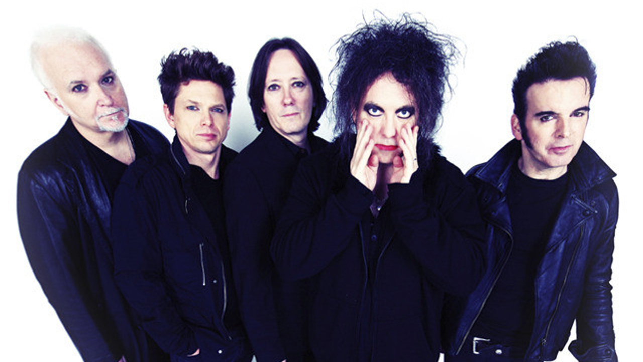 The Cure interpr&egrave;te leur nouveau titre "Another Happy Birthday" en pleine tourn&eacute;e