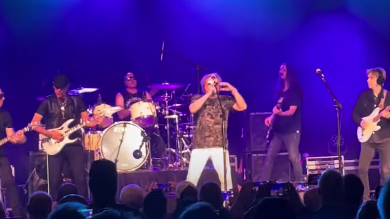 Van Halen : Sammy Hagar rejoint le groupe G3 pour une performance exceptionnelle Van Halen : Sammy Hagar rejoint le groupe G3 pour une performance exceptionnelle