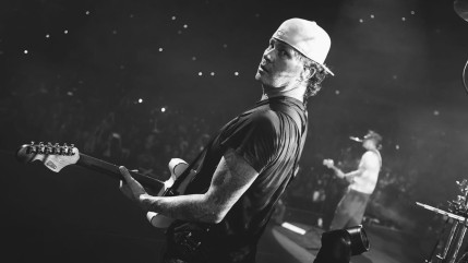 Blink-182 : Tom DeLonge se lance dans l'écriture d'un roman science-fiction Blink-182 : Tom DeLonge se lance dans l'écriture d'un roman science-fiction