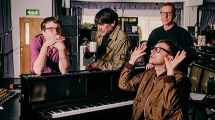 Blur dévoile le nouveau titre "Barbaric" en live