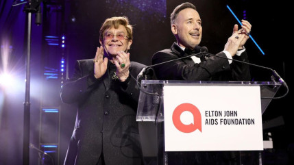 Elton John : à la retraite, il enchaîne les projets !