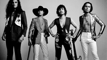 Greta Van Fleet met à l'honneur les combinaisons de Josh Kiszka avec un nouveau titre : “Scared The Tread” Greta Van Fleet met à l'honneur les combinaisons de Josh Kiszka avec un nouveau titre : “Scared The Tread”