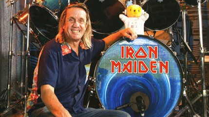 Iron Maiden : 15 000 personnes souhaitent un joyeux anniversaire à Nicko McBrain Iron Maiden : 15 000 personnes souhaitent un joyeux anniversaire à Nicko McBrain