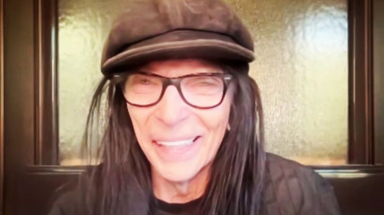 Mick Mars annonce la possible sortie d'un single enregistré avec John Corabi Mick Mars annonce la possible sortie d'un single enregistré avec John Corabi