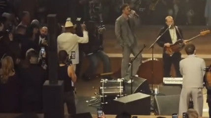 Mumford & Sons et Pharrell Williams : un nouveau single intitulé "Good People" dévoilé Mumford & Sons et Pharrell Williams : un nouveau single intitulé "Good People" dévoilé