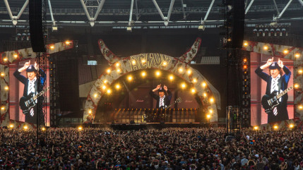 Phil Rudd sur AC/DC : "J'ai hâte de jouer à nouveau avec eux à l’avenir" Phil Rudd sur AC/DC : "J'ai hâte de jouer à nouveau avec eux à l’avenir"