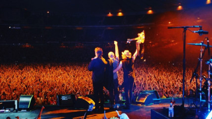 R.E.M. célèbre les 25 ans de "Up" avec une grosse réédition ! R.E.M. célèbre les 25 ans de "Up" avec une grosse réédition !