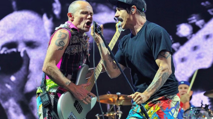 Red Hot Chili Peppers : Flea annonce un 13&egrave;me album &laquo; magnifique et compl&egrave;tement diff&eacute;rent &raquo;