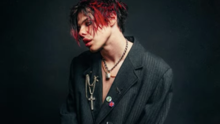 YUNGBLUD dévoile la version française de "Tissues" en duo avec Louane YUNGBLUD dévoile la version française de "Tissues" en duo avec Louane