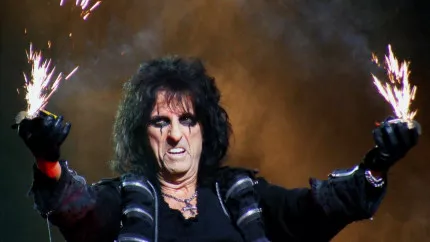 Alice Cooper donne son nom à un ver de près de 200 millions d'années Alice Cooper donne son nom à un ver de près de 200 millions d'années