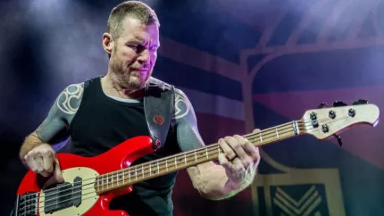 Tim Commerford, bassiste de Rage Against The Machine, révèle être atteint d'un cancer Tim Commerford, bassiste de Rage Against The Machine, révèle être atteint d'un cancer
