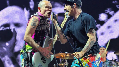 Red Hot Chili Peppers : Flea annonce un 13ème album « magnifique et complètement différent » Red Hot Chili Peppers : Flea annonce un 13ème album « magnifique et complètement différent »