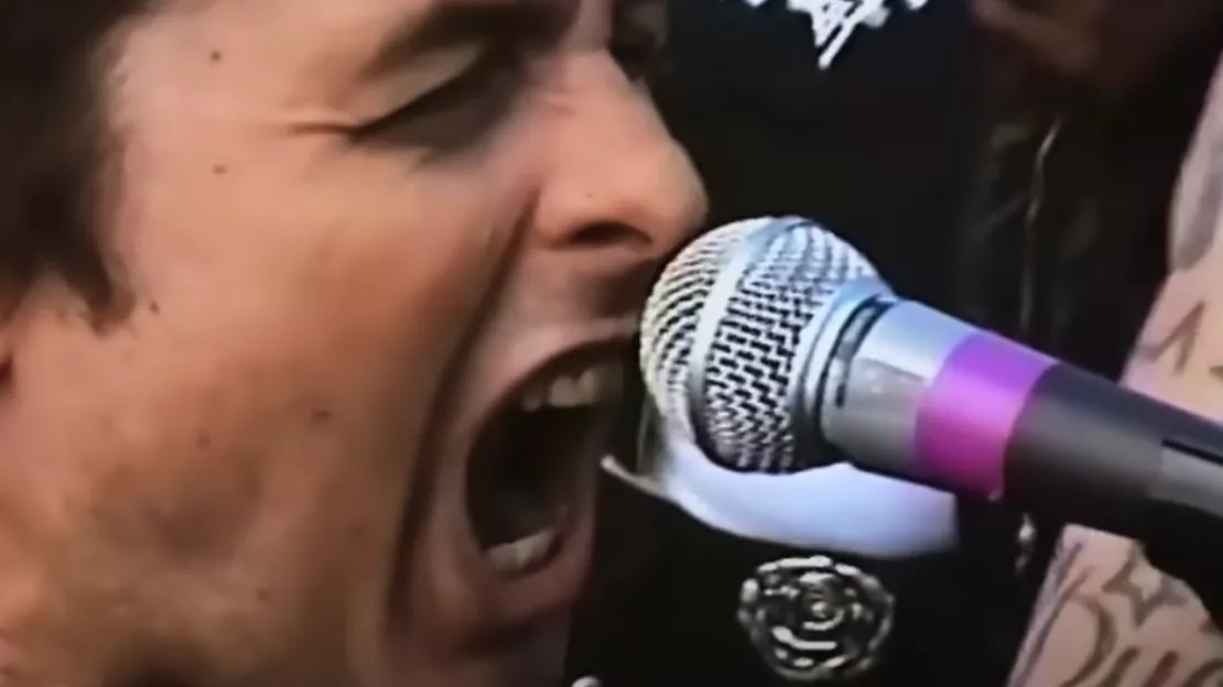Green Day revit sa jeunesse dans son nouveau clip "Bobby Sox"