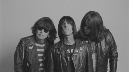 blink-182 parodie les Ramones dans "Dance With Me" blink-182 parodie les Ramones dans "Dance With Me"