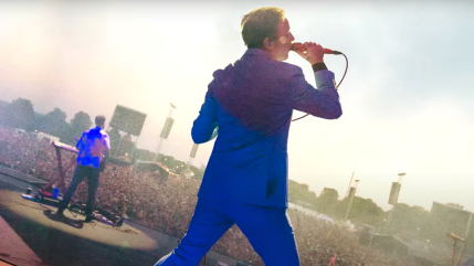 Two Door Cinema Club est "Sure Enough"